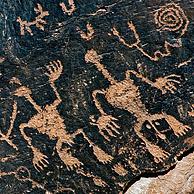 Newspaper Rock, Anasazi petrogliefen op rots in het Petrified Forest National Park, Arizona, USA
